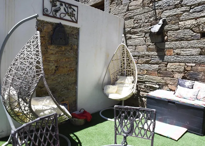 Ph In Alto Douro Vinhateiro * Urros (Torre de Moncorvo, Braganca)